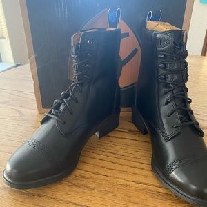 Boots Ariat brand new